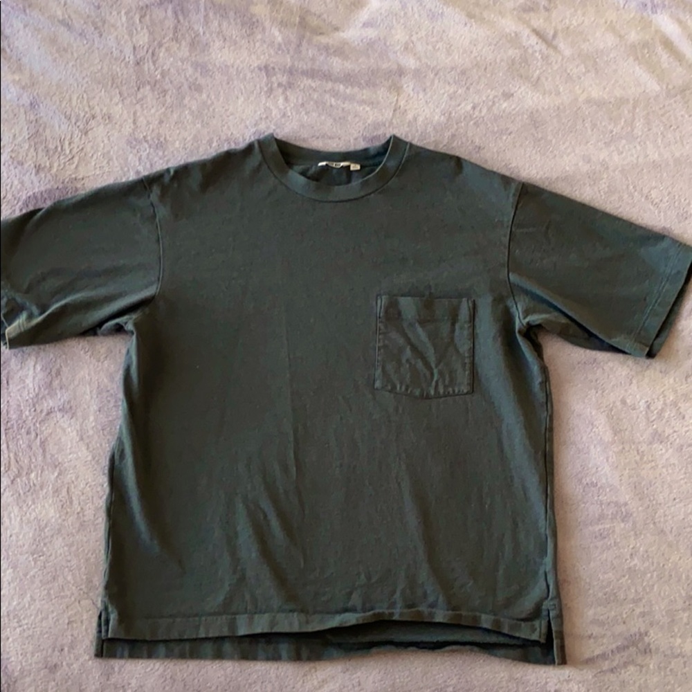 UNIQLO Men’s Tee